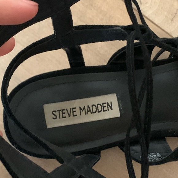 strappy steve madden sandals - Picture 2 of 4